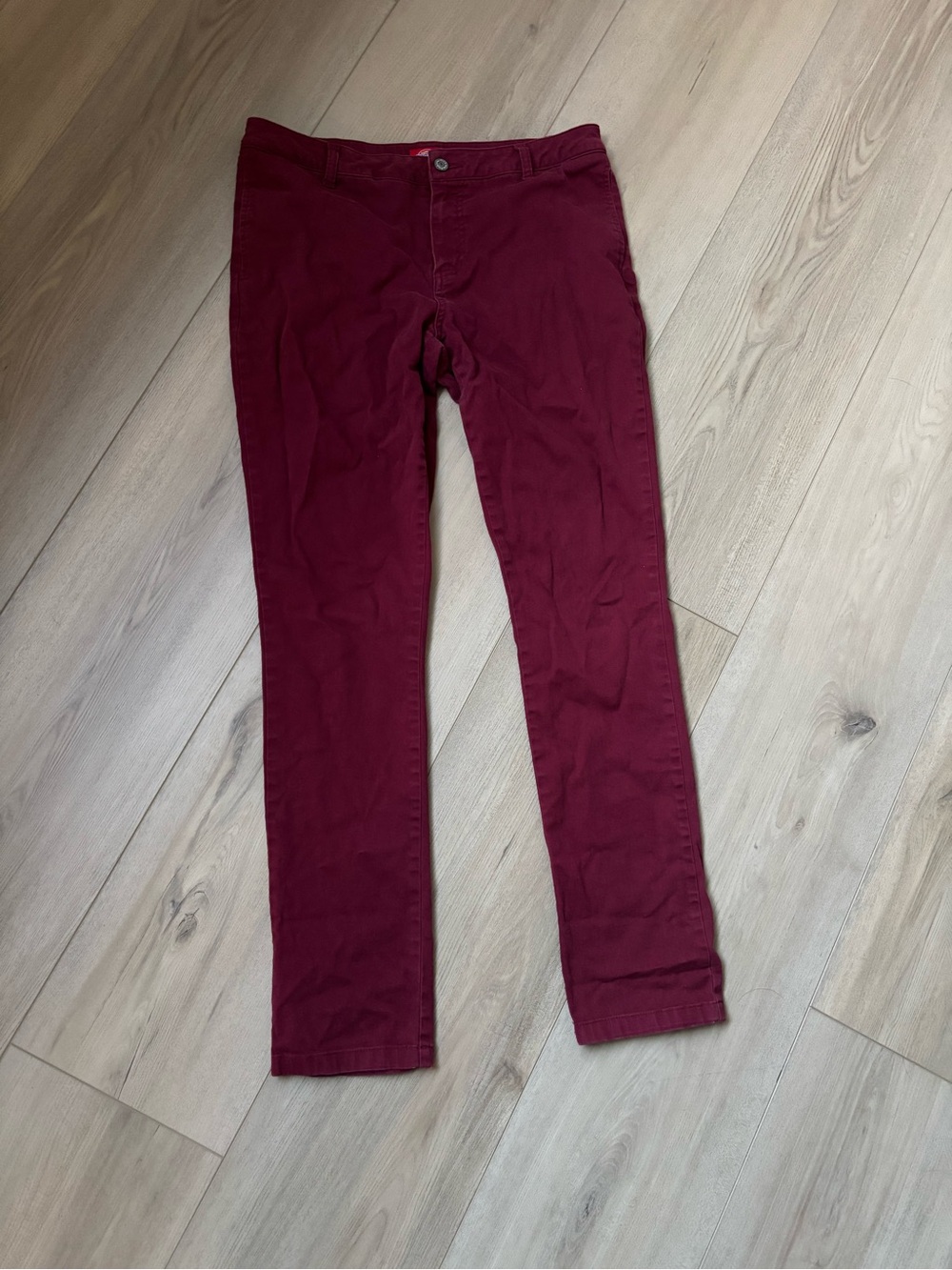 Dickies Women's Skinny Pants in Deep Burgundy